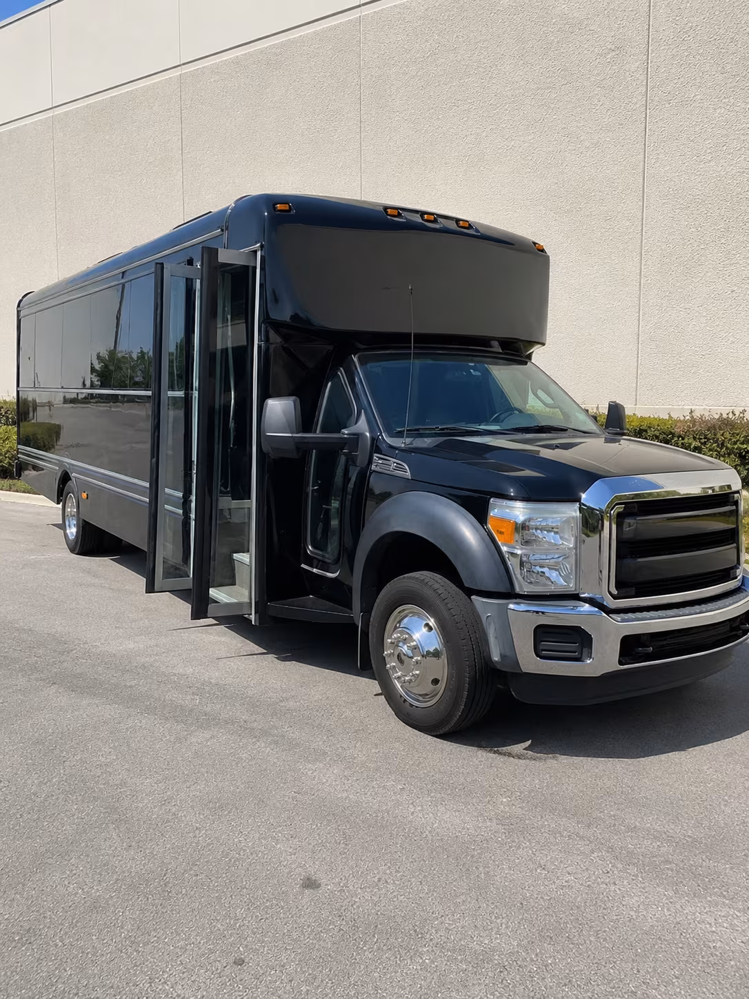Richardson Winery Tour & Pub Crawl Transportation