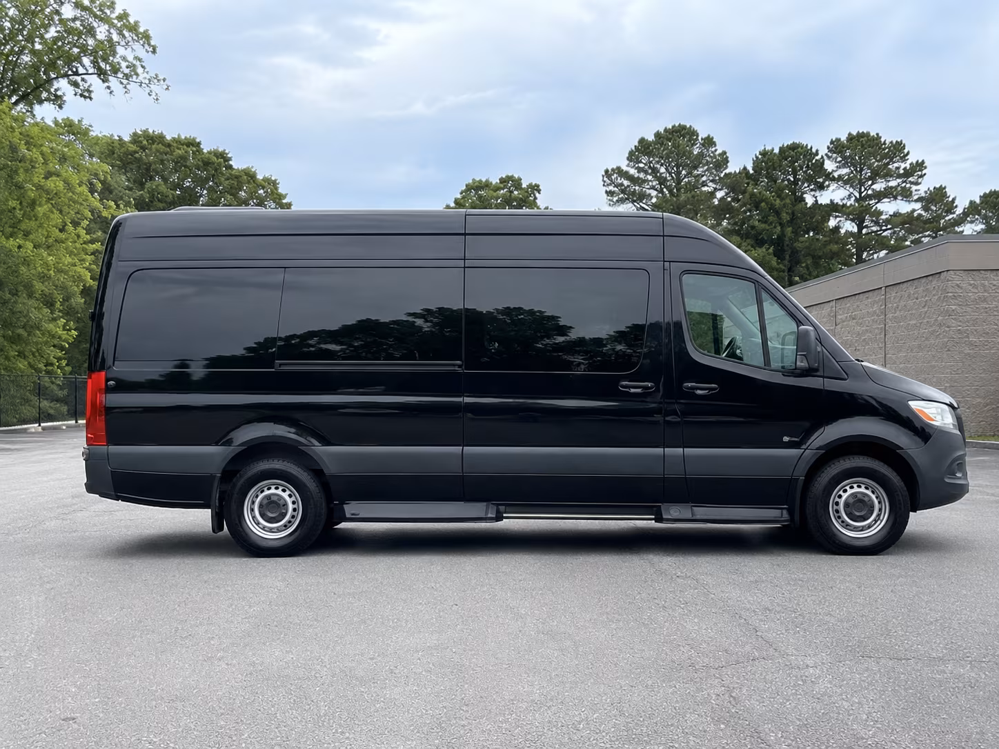 14 Passenger Sprinter Limo